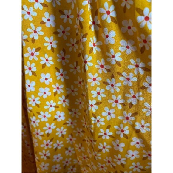 Old navy women’s cottage, core ditzy, Daisy, Floral, Blouse size large - Picture 4 of 7